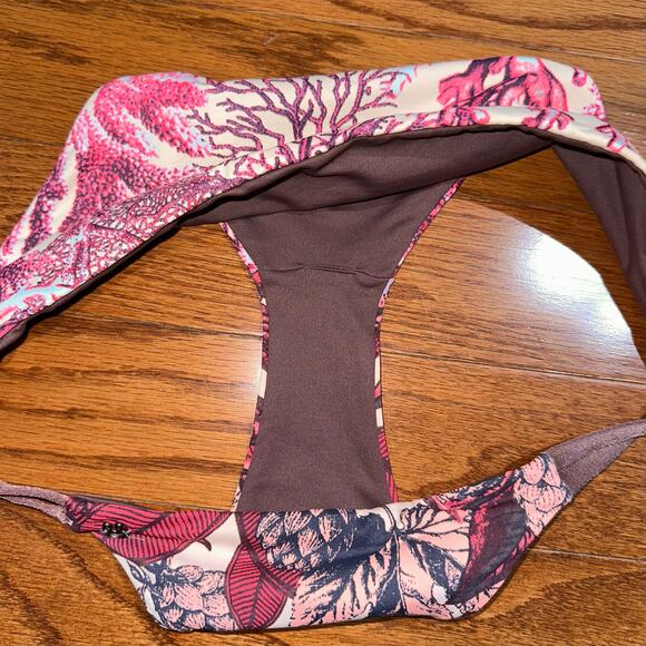 Maaji Flowery Knots Split Tab Side Hipster Bikini Bottom Size Medium - Picture 9 of 13